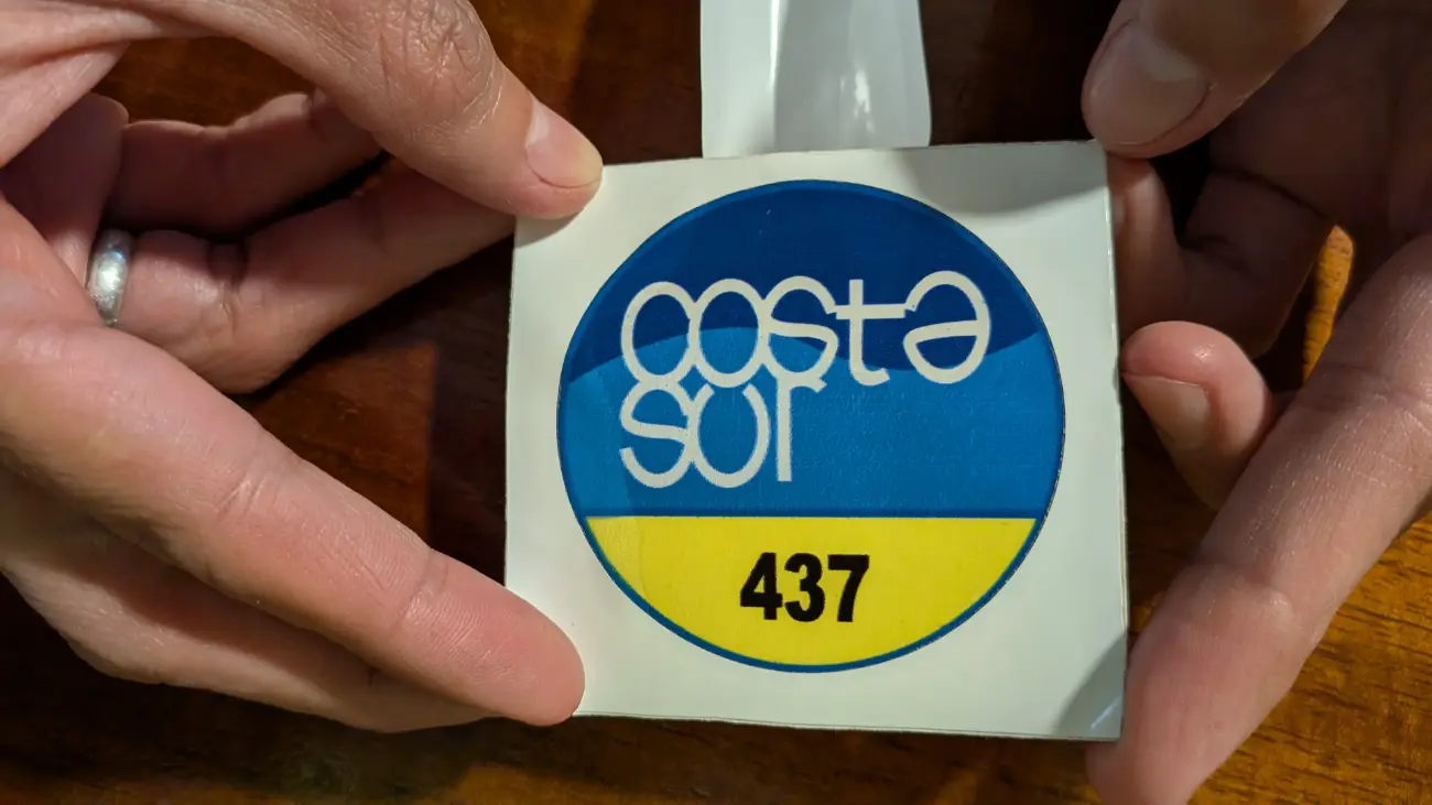 Adquiere tu sticker vehicular y contribuye a la seguridad de nuestra urbanización.